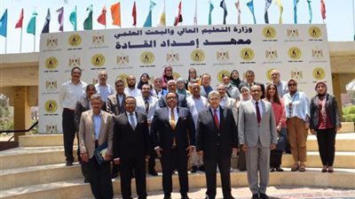 ⁩بالصور .. معهد إعداد القادة يستقبل الدكتور أشرف الشيحى رئيس الجامعة المصرية الصينية