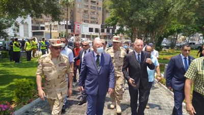 بالصور .. محافظ القاهرة ورئيس الهيئة الهندسية يفتتحان حديقة ملحق الميريلاند