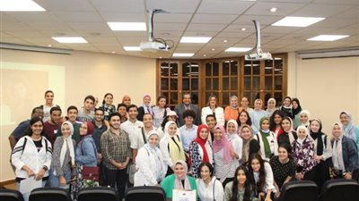 التصوير الصحفي ورشة عمل للمصور الكبير عادل مبارز بآداب عين شمس