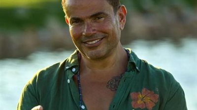 عمرو دياب يروج لأغنيتة الجديدة”من  6لـ 9”