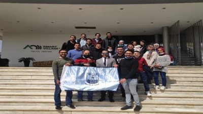 وزير التعليم العالي يتلقى تقريرًا حول الزيارات الميدانية لطلاب الذكاء الاصطناعي للمدن الذكية