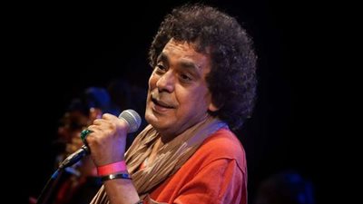 محمد منير يبكى علي المسرح.. اعرف السبب