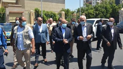 جولة مفاجئة.. وزير التنمية المحلية ومحافظ الجيزة يتابعان تطبيق التعريفة الجديدة بسيارات السرفيس والنقل الجماعي