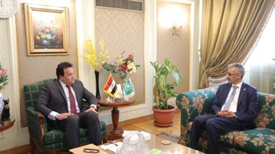 بالصور .. شاهد تفاصيل لقاء وزير التعليم العالي ومدير مُنظمة الألكسو