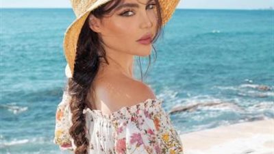 قمر اللبنانية تجذب الأنظار بإطلالة مثيرة