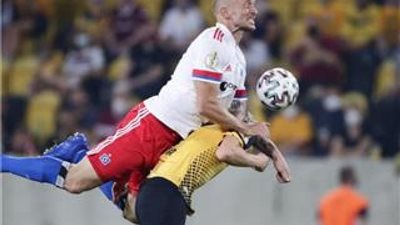 إيقاف لاعب بالدوري الألماني 5 مباريات بعد هجومه على مشجع