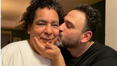 أول تعليق من أكرم حسني بعد حذف أغنيته الجديدة ”للى” لـ محمد منير