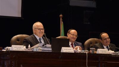أشاد بتقدمها في التصنيفات الدولية .. تفاصيل اجتماع مجلس جامعة القاهرة الأخير