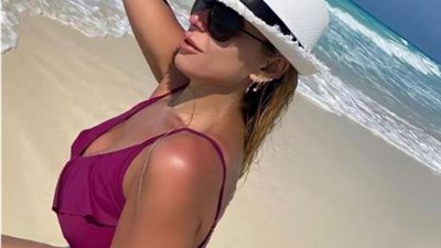 ريم البارودى بأطلالة صيفية فى أحدث ظهور لها