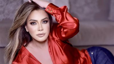 نوال الزغبى تستعرض جمالها بإطلالة مميزة