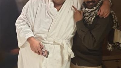 شيكو يداعب جمهوره بصورة من كواليس مسلسل ”اللعبة”