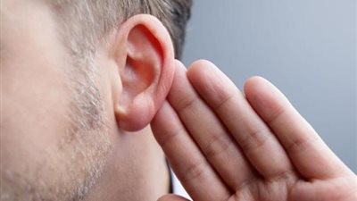 احذر.. ألم الأذن قد يكون علامة علي ”ورم ” في المخ