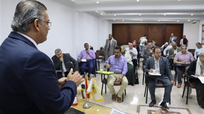 محاضرة عن التوعية بأسس الأمن القومي ضمن فعاليات البرنامج التدريبي الرابع بمعهد إعداد القادة