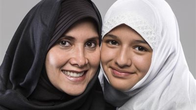 دار الإفتاء : ليس من حق الأب إجبار بنته علي ارتداء الحجاب