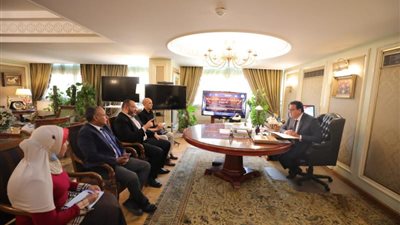 وزير التعليم العالي يبحث سبل التعاون العلمي والبحثي مع ممثل جامعة أريزونا الأمريكية