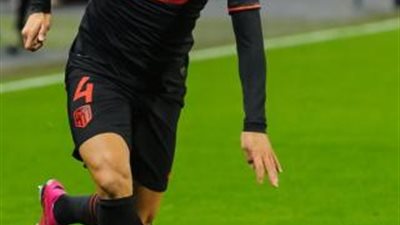 ليفركوزن يقترب من ضم أرياس مدافع اتليتكو مدريد