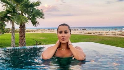 عائشة بن أحمد بإطلالة صيفية جريئة في أحدث ظهور