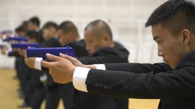 راتبهم 62 ألف دولار.. بودي جاردات صيني.. ما لا تعرفه عن أحدث تقاليع الأثرياء