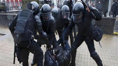 بيلاروسيا تعتقل 442 متظاهرًا خلال احتجاجات للمطالبة بتنحي لوكاشينكو