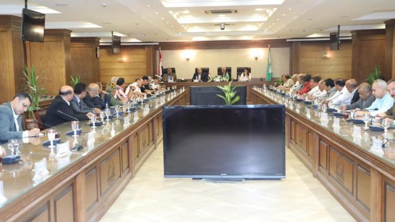 اجتماع محافظ الجيزة