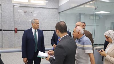 في أول يوم عمل .. ماذا فعل وزير القوى العاملة الجديد مع العاملين؟