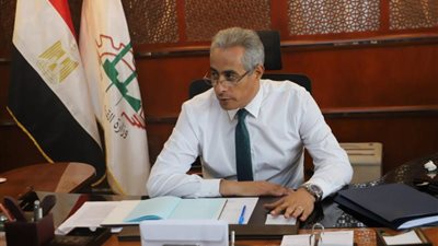 أول رد رسمي على الاستغناء عن العمالة المصرية بالكويت