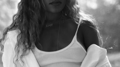 كنزى عمرو دياب بإطلالة مثيرة في أحدث ظهور لها