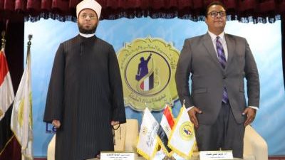 بالصور .. مستشار رئيس الجمهورية للشئون الدينية يلتقى طلاب الجامعات بمعهد إعداد القادة