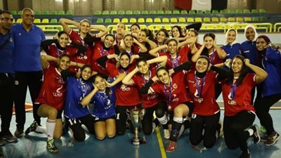 سيدات الأهلي تتوجن بكأس مصر للطائرة