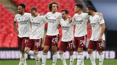 أرسنال يصطدم بثعالب ليستر سيتي في مواجهة نارية بكأس الرابطة