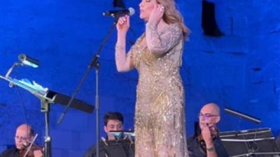 نادية مصطفى  تشعل حفلها الغنائى بأفضل أغانيها