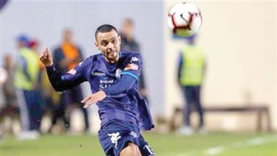 أزمة بين رجب بكار وإدارة بيراميدز بسبب التدريبات.. واللاعب يقترب من الأهلي