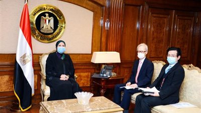 وزيرة التجارة والصناعة تبحث مع السفير اليابانى بالقاهرة سبل تعزيز العلاقات الاقتصادية المشتركة بين البلدين