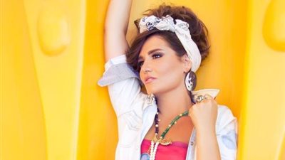 هنا شيحا تخطف الأنظار بإطلالة مميزة فى أحدث جلسة تصوير