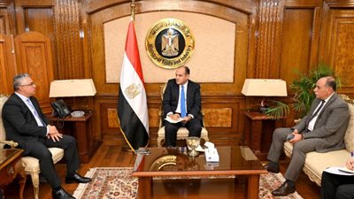 أحمد سمير : نسعى لتقديم المزيد من الحوافز والتيسيرات لكافة المشروعات الصناعية