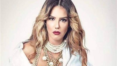 تكريم دنيا عبد العزيز بالمهرجان الدولي للتعليم والثقافة بالمركز الثقافي الروسي