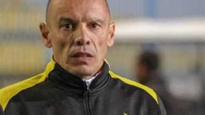 تاكيس يصل القاهرة لمناقشة عروض التدريب في الدوري