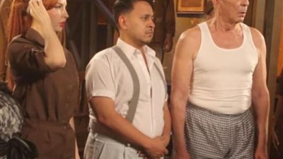 فريق عمل فيلم ”مطرح مطروح” يواصل التصوير