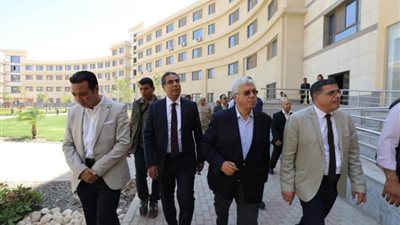 وزير التعليم العالي يتفقد مدينة زويل للعلوم والتكنولوجيا والابتكار
