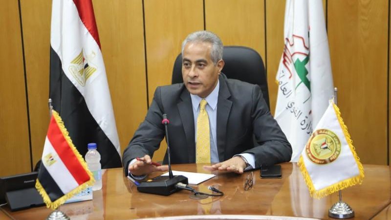 حسن شحاته وزير القوى