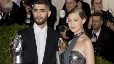 بالصورة.. جيجي حديد وزين مالك يستقبلان مولودتهما الأولى