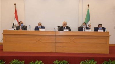 مجلس جامعة القاهرة يعتمد استراتيجية العام الدراسي الجديد