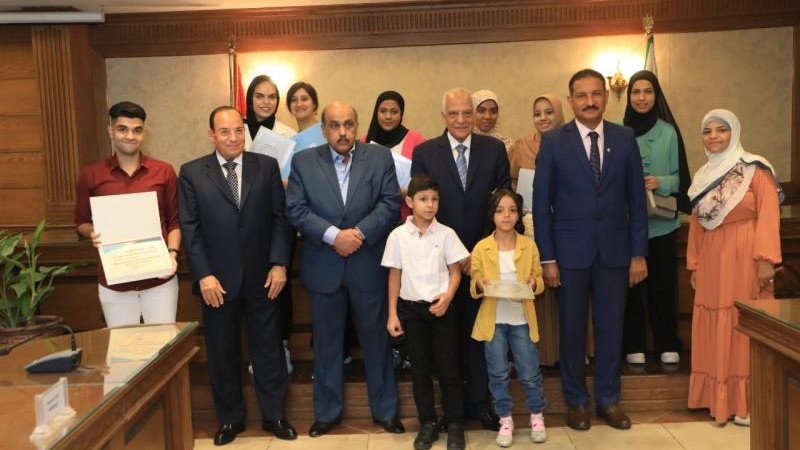 محافظ الجيزة يكرم
