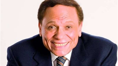 تفاصيل جديدة عن الحالة الصحية للزعيم عادل إمام