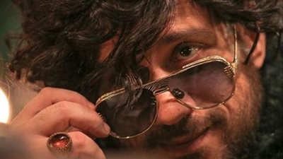 أحمد مكي يداعب جمهوره بصورة جديدة عبر ”إنستجرام”