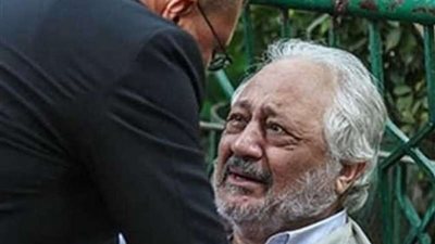 نجوم الفن يحضرون جنازة زوجة الفنان خالد زكى