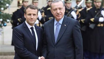أردوغان يخطب ود ماكرون ويطلب شراء صفقة دفاع جوي من باريس