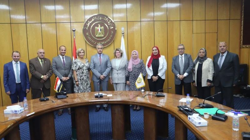 لقاء وزير القوى العاملة