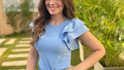 ليلي أحمد زاهر تخطف الأنظار بإطلالة كاجوال في أحدث ظهور لها