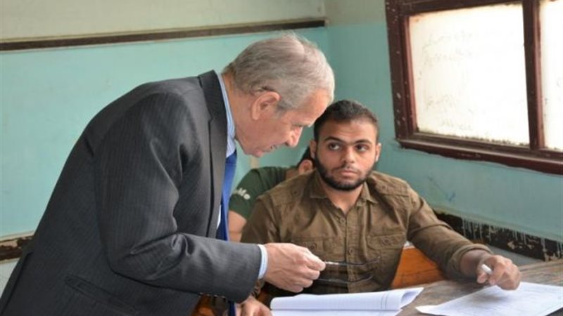 مجاهد يتفقد لجان